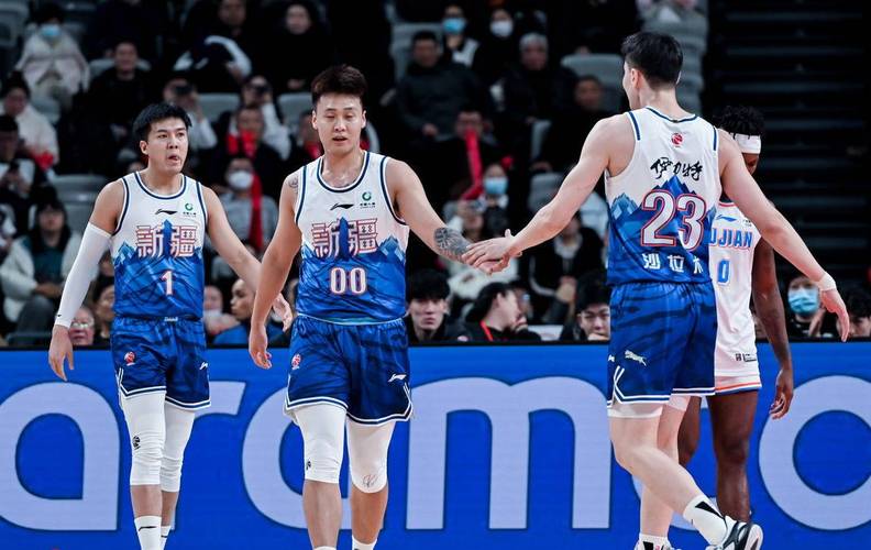 中国男篮今晚比赛直播