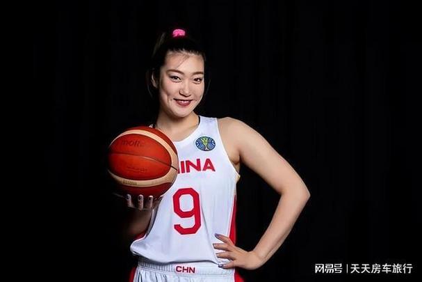 李梦入选女篮亚洲杯最佳阵容